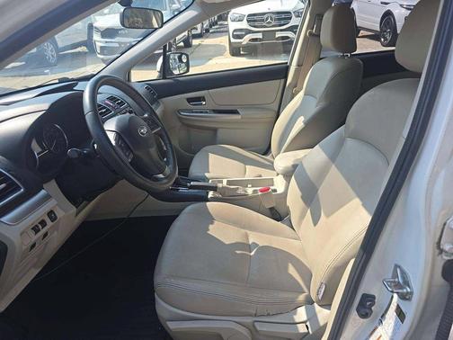 Crystal White Pearl 2015 Subaru XV Crosstrek 2.0i Limited