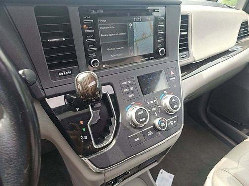 2019 Toyota Sienna XLE