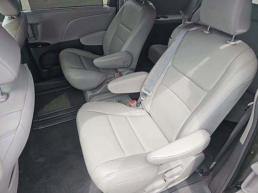 2019 Toyota Sienna XLE