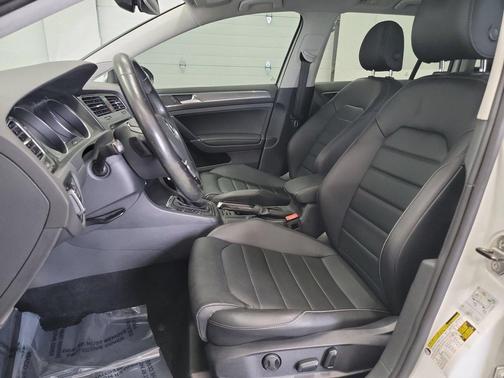 Pure White 2017 Volkswagen Golf Alltrack TSI SEL