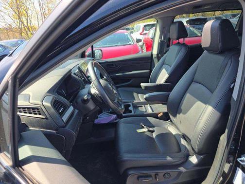 Crystal Black Pearl 2024 Honda Odyssey EX-L