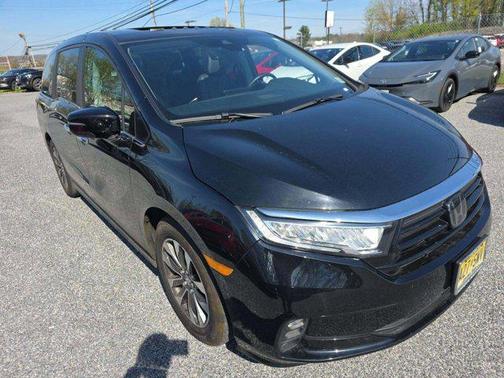 Crystal Black Pearl 2024 Honda Odyssey EX-L
