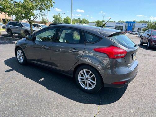 Magnetic 2016 Ford Focus SE