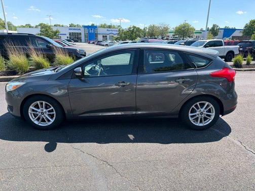 Magnetic 2016 Ford Focus SE