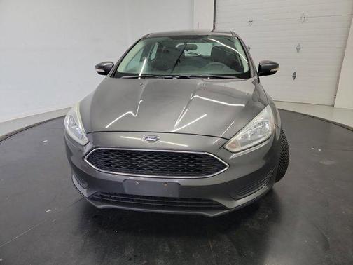 Magnetic 2016 Ford Focus SE