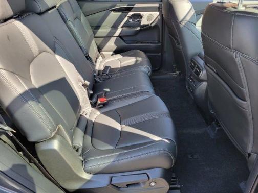 2025 Honda Pilot Touring 8-Passenger