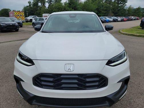 Platinum White Pearl 2026 Honda HR-V AWD Sport