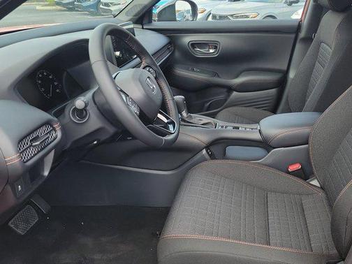 Platinum White Pearl 2026 Honda HR-V AWD Sport