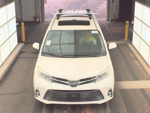 2019 Toyota Sienna XLE