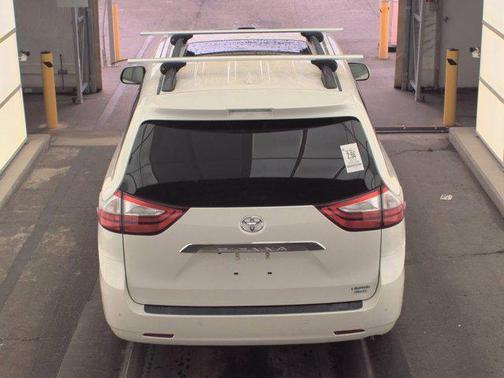 2019 Toyota Sienna XLE
