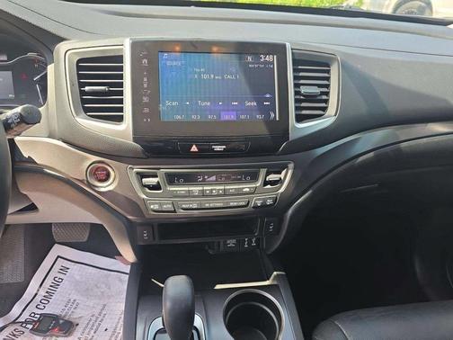 White Diamond Pearl 2017 Honda Pilot EX-L