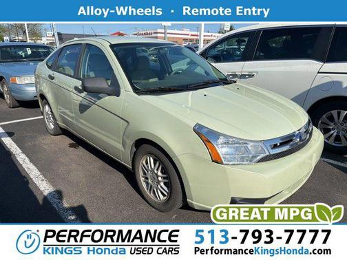 Green 2010 Ford Focus SE