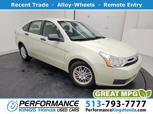 Green 2010 Ford Focus SE