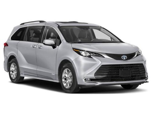 Celestial Silver Metallic 2021 Toyota Sienna XLE 8 Passenger