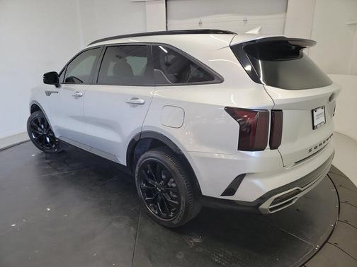 Sparkling Silver 2021 Kia Sorento SX