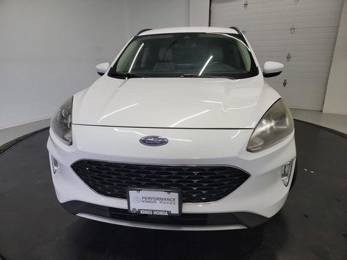 Oxford White 2020 Ford Escape SEL