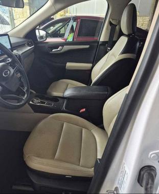 Oxford White 2020 Ford Escape SEL