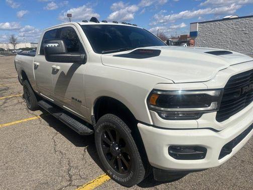 2024 RAM 2500 Laramie Crew Cab 4x4 6'4' Box