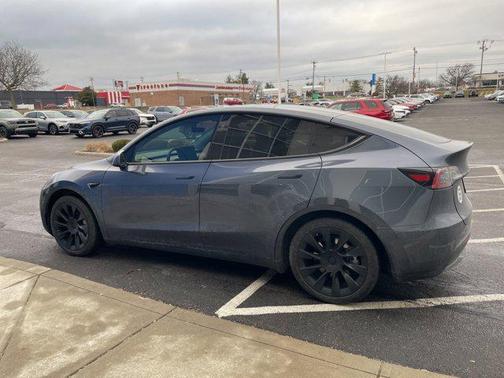 2023 Tesla Model Y Long Range Dual Motor All-Wheel Drive