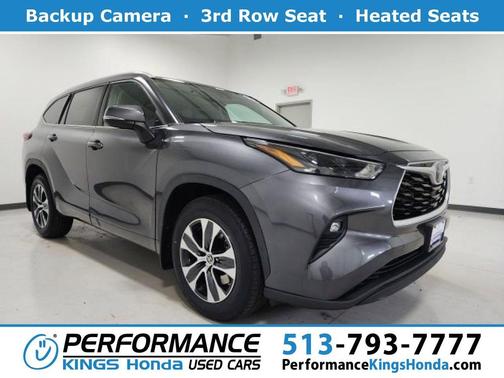 Magnetic Gray Metallic 2022 Toyota Highlander XLE