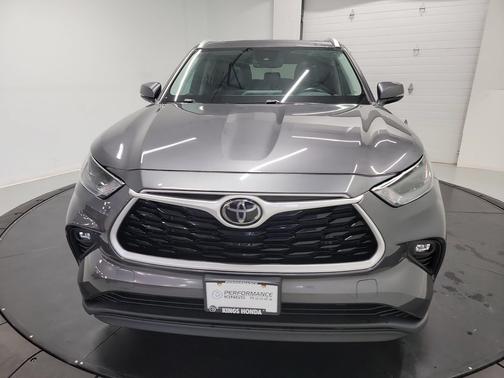 Magnetic Gray Metallic 2022 Toyota Highlander XLE