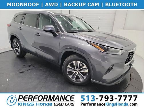 Magnetic Gray Metallic 2022 Toyota Highlander XLE