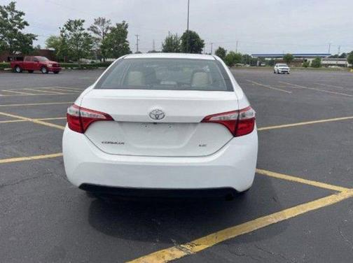Super White 2016 Toyota Corolla LE