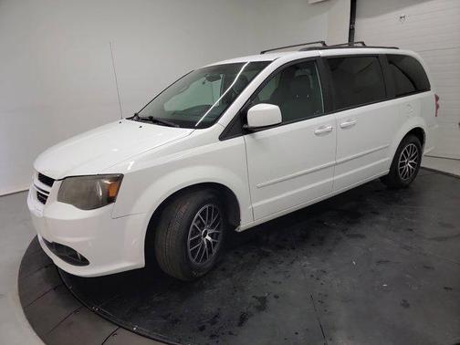 White Knuckle Clearcoat 2017 Dodge Grand Caravan GT