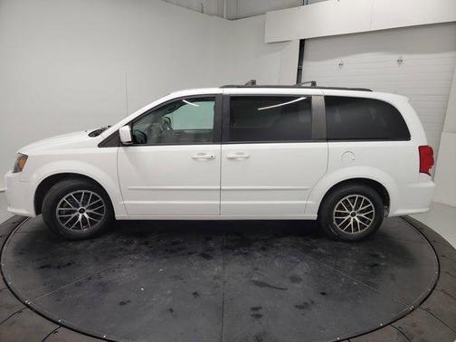 White Knuckle Clearcoat 2017 Dodge Grand Caravan GT