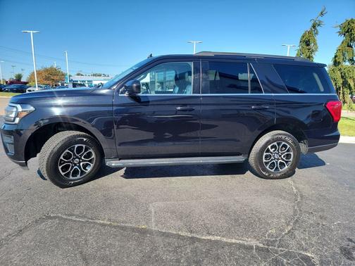 Black Metallic 2023 Ford Expedition XLT