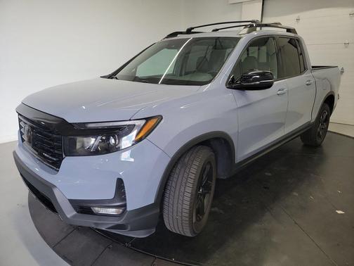 Sonic Gray Pearl 2022 Honda Ridgeline Black