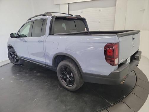 Sonic Gray Pearl 2022 Honda Ridgeline Black