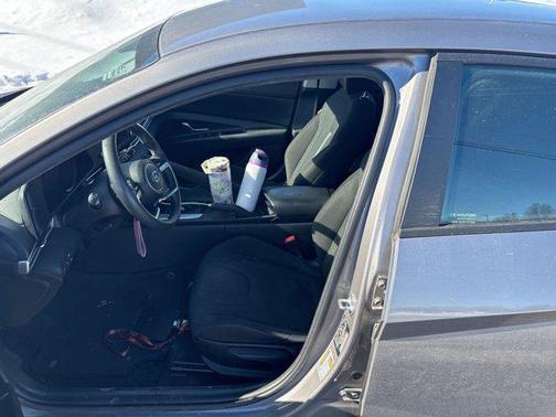 2021 Hyundai ELANTRA SE