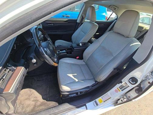 Starfire Pearl 2015 Lexus ES 350 Base