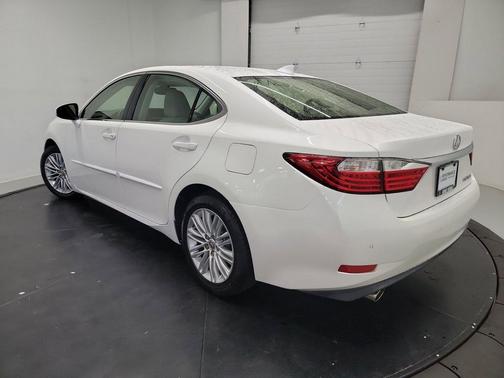 Starfire Pearl 2015 Lexus ES 350 Base