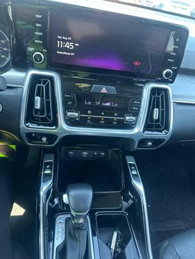 Wolf Gray 2022 Kia Sorento SX