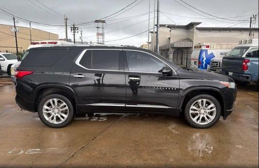 Mosaic Black Metallic 2019 Chevrolet Traverse High Country