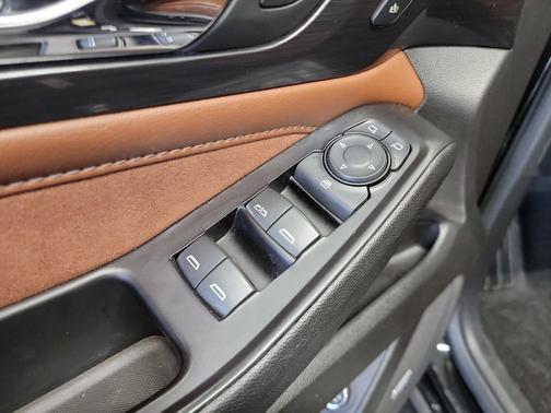 Mosaic Black Metallic 2019 Chevrolet Traverse High Country