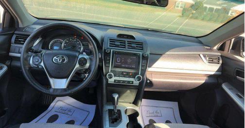 Magnetic Gray Metallic 2014 Toyota Camry SE