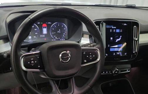 Denim Blue Metallic 2021 Volvo XC40 T5 Momentum