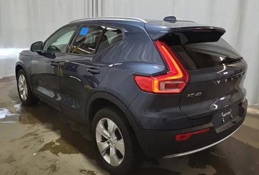 Denim Blue Metallic 2021 Volvo XC40 T5 Momentum