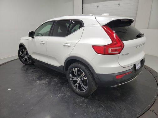 Crystal White Metallic 2020 Volvo XC40 T5 Inscription