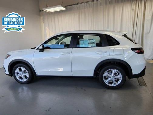 Platinum White Pearl 2025 Honda HR-V LX