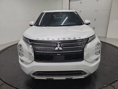 White Diamond 2022 Mitsubishi Outlander SEL 2.5 S-AWC