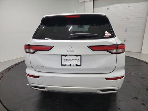 White Diamond 2022 Mitsubishi Outlander SEL 2.5 S-AWC