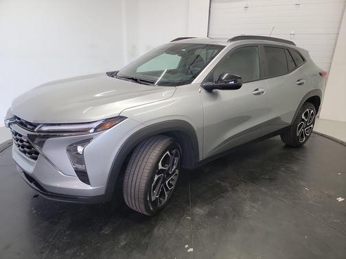 Sterling Gray Metallic 2024 Chevrolet Trax FWD 2RS