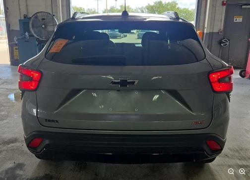 Sterling Gray Metallic 2024 Chevrolet Trax FWD 2RS