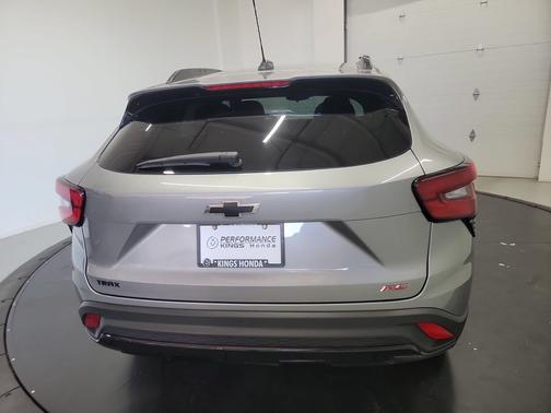Sterling Gray Metallic 2024 Chevrolet Trax FWD 2RS