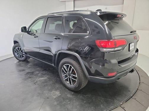 Diamond Black Crystal Pearlcoat 2020 Jeep Grand Cherokee Trailhawk