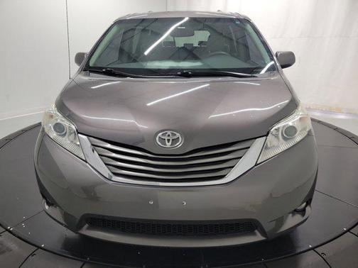 2012 Toyota Sienna XLE